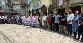 সাংবাদিক তুহিন হত্যার প্রতিবাদে নারায়ণগঞ্জে মানববন্ধন